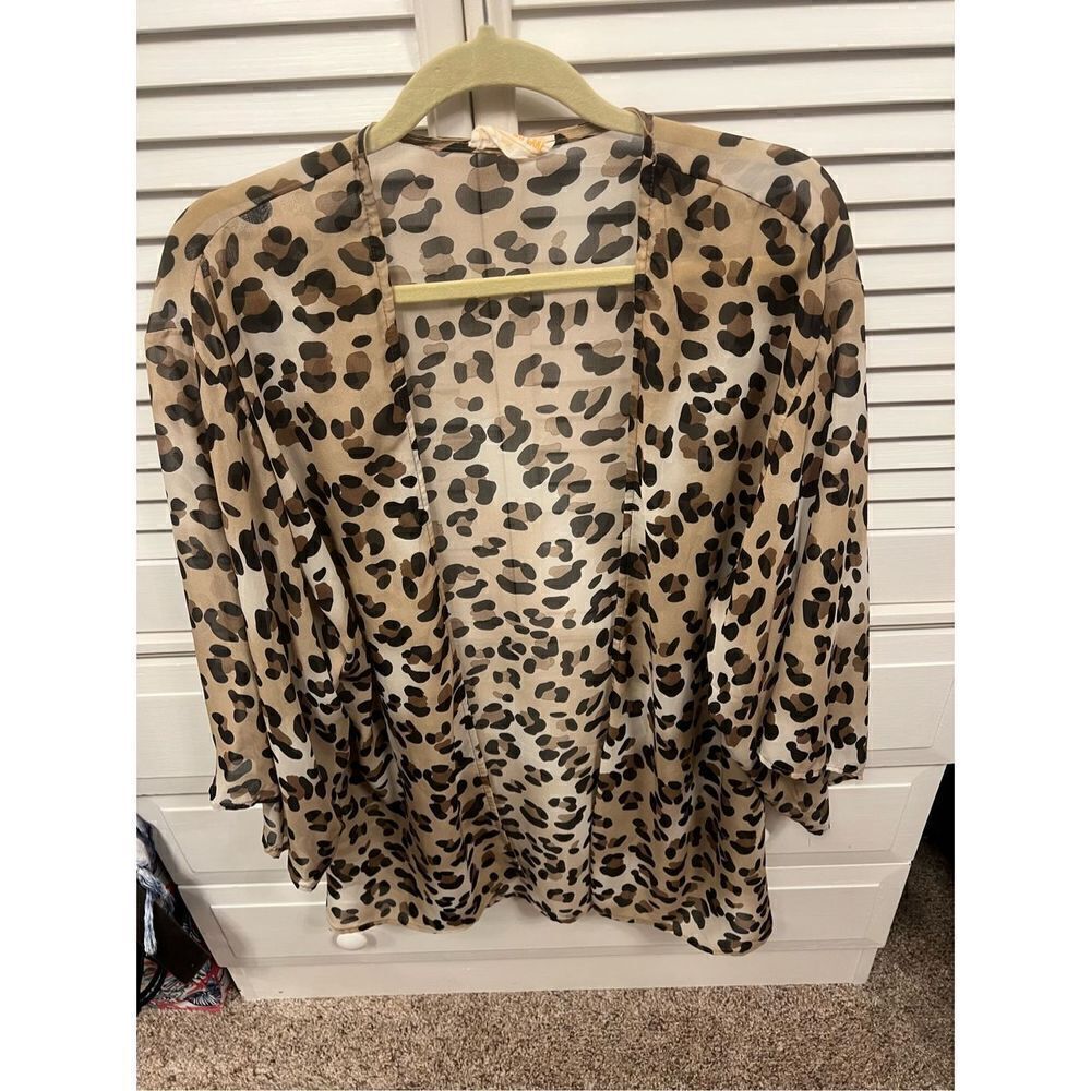 New Let Them Eat Cake Leopard Print Kimono Wrap Coverup - Picture 2 of 8